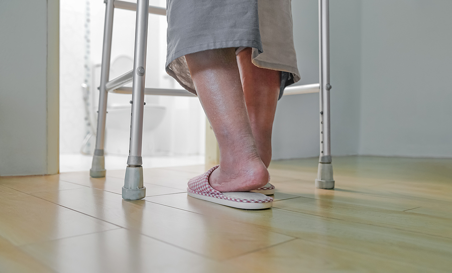 Walk-In Tub or Curbless Shower: Which Is Right for Aging in Place?